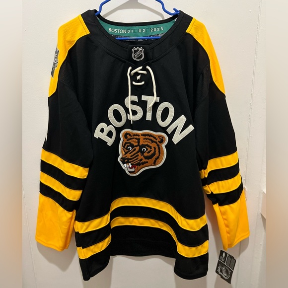 🐻 Old School Boston Bruins Jake Debrusk Jersey 🔥 - Picture 1 of 6